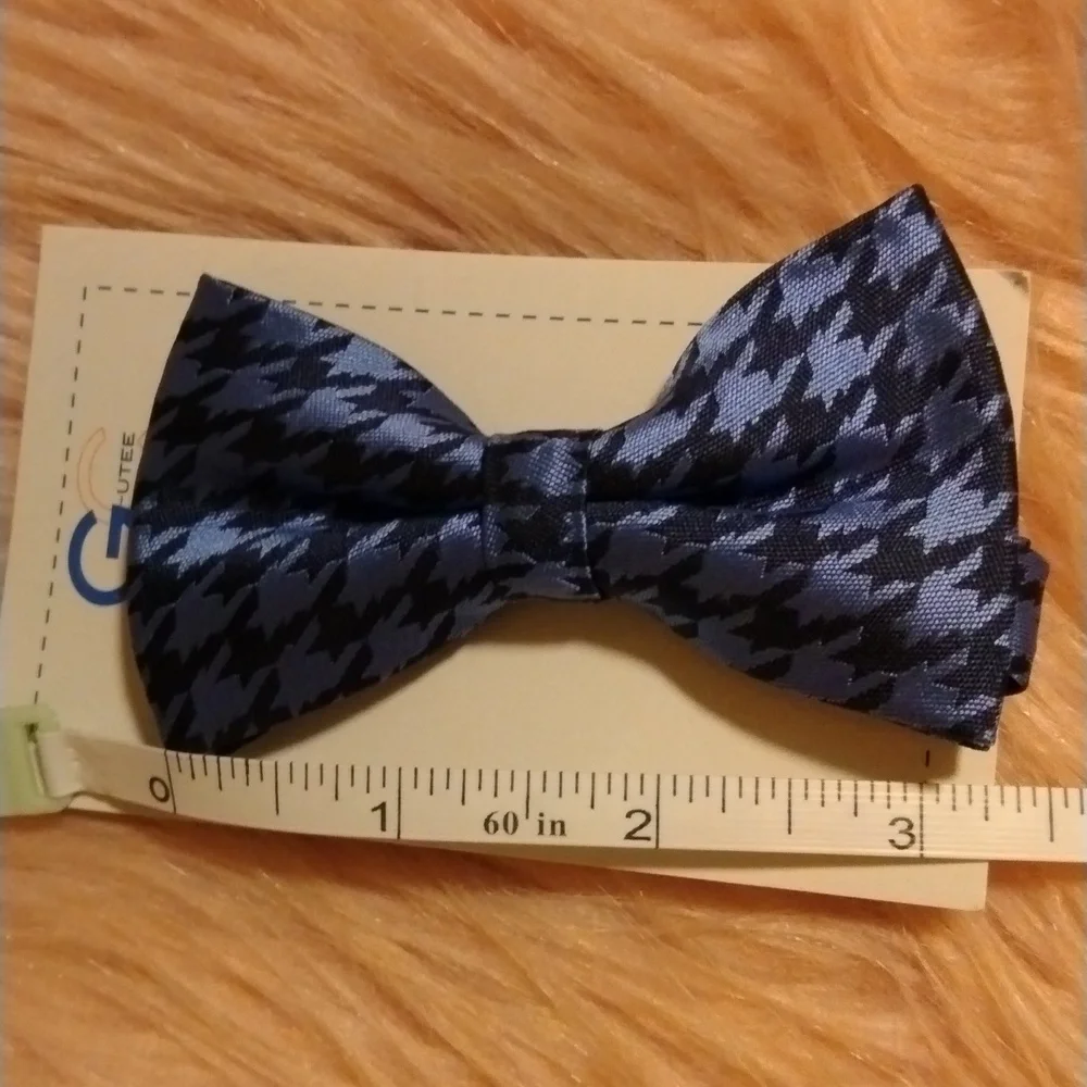 NEW BOYS Blue Houndstooth Pre Tied Bow Tie Size 5-7